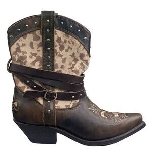 Rockin Country Collection Women’s Brown Leather Studded 
Cowgirl Size US 8.5